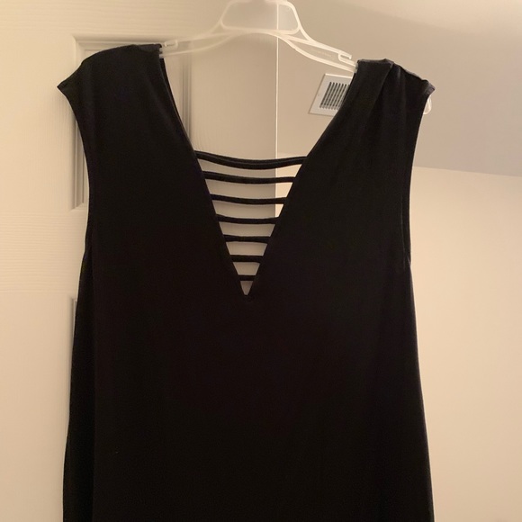 Tanks - Picture 4 of 4